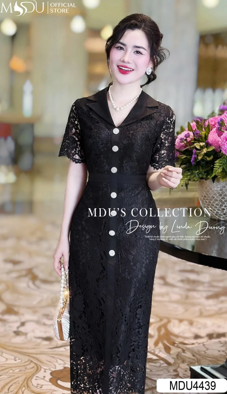 Đầm Body Trung Niên Đính Đá Sang Trọng