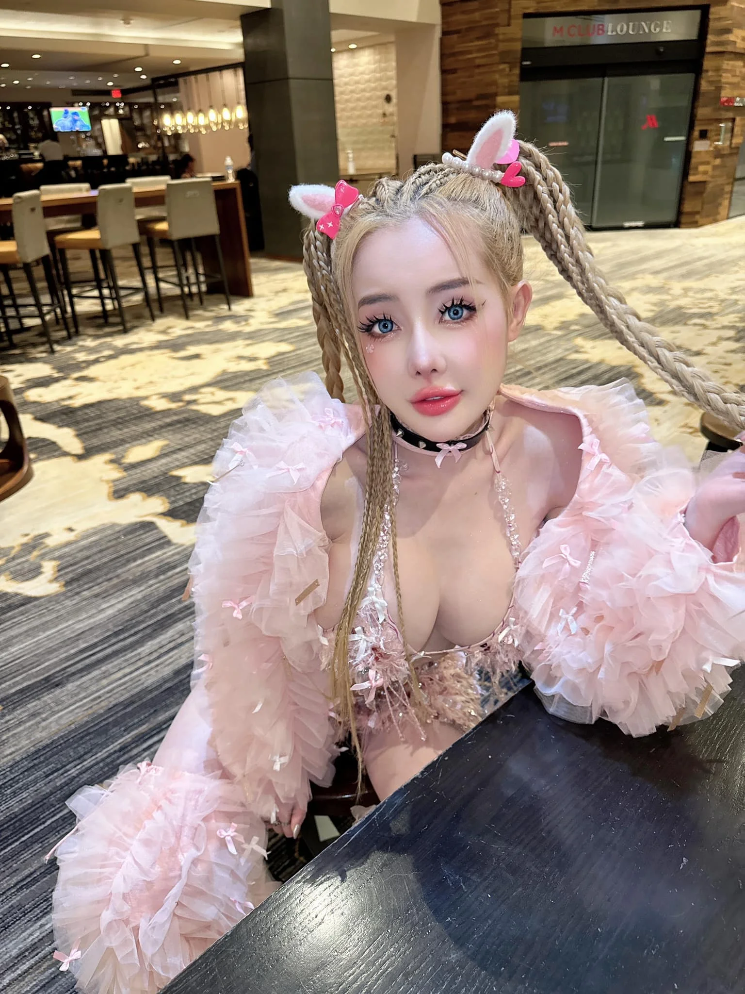 Ngân 98 gây tranh cãi vì clip sexy bên Lương Bằng Quang